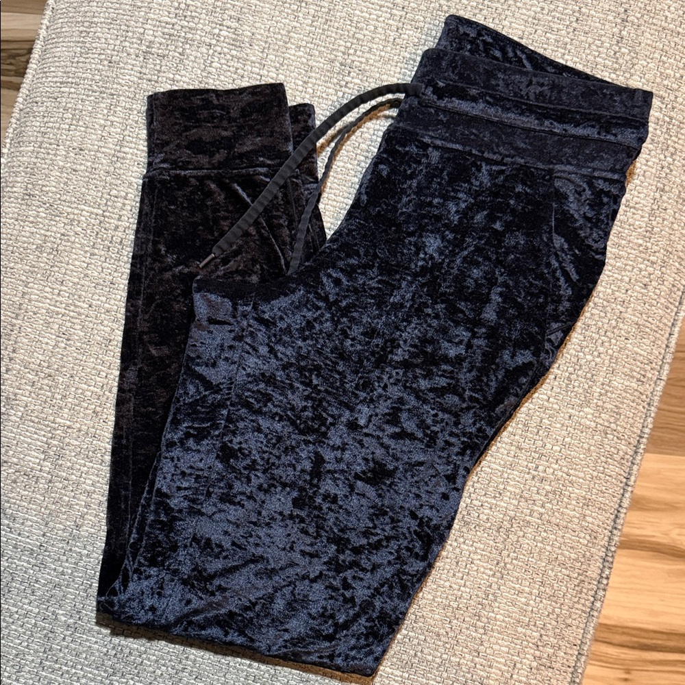 Lululemon Crushed Velvet Ready‎ to Crush Joggers Embroidered logo Black size 8 - Picture 4 of 6